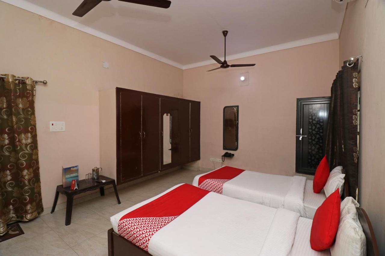 Flagship Chandra Prabha Guest House Varanasi Esterno foto